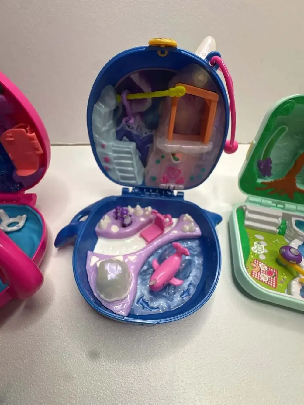 Polly Pocket Assorted Bundle (Flamingo, Narwhal, Picnic, and Theater)